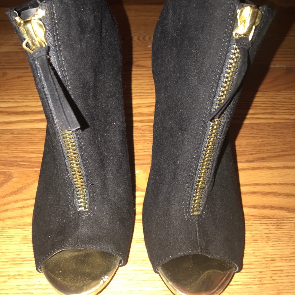 Black Peep Toe Heel